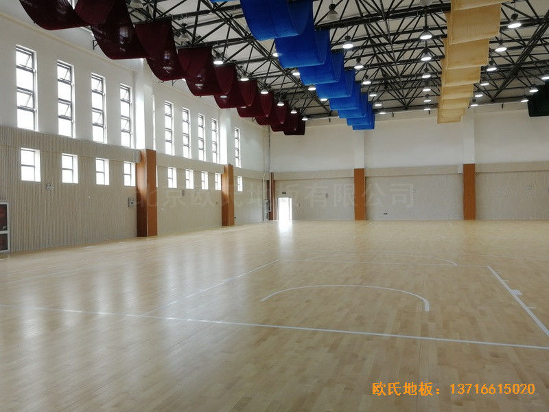 烏魯木齊達坂城中學籃球館體育木地板鋪裝案例5