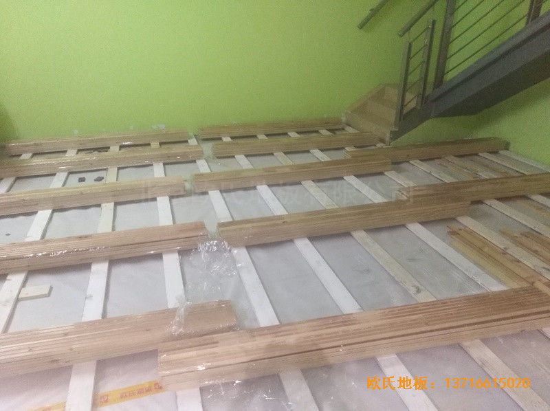 深圳普林斯頓小學籃球館運動地板施工案例1