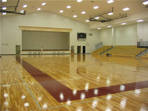 專業廠家的體育木地板防滑竅門