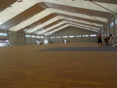 實木運動地板春季護理有方法