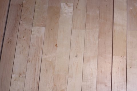 懸浮運(yùn)動(dòng)木地板如何辨別，快看