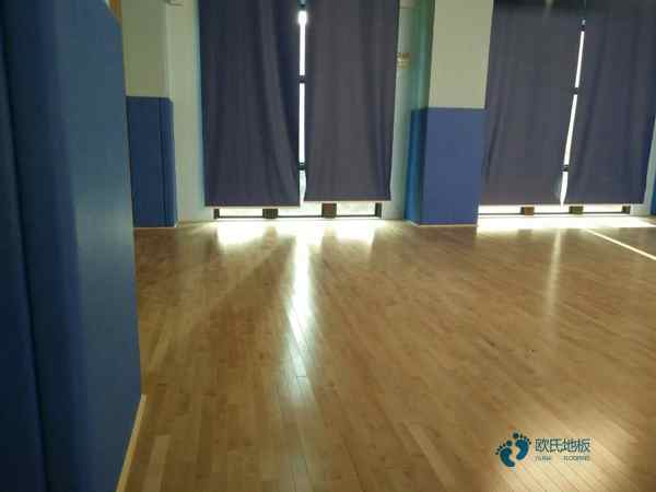 較好的的運動場地木地板