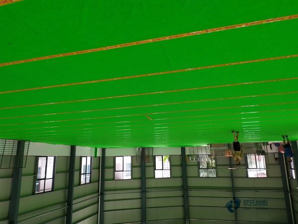 實(shí)木籃球場地木地板安裝公司