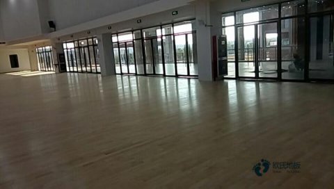 運動木地板起拱原因在這里