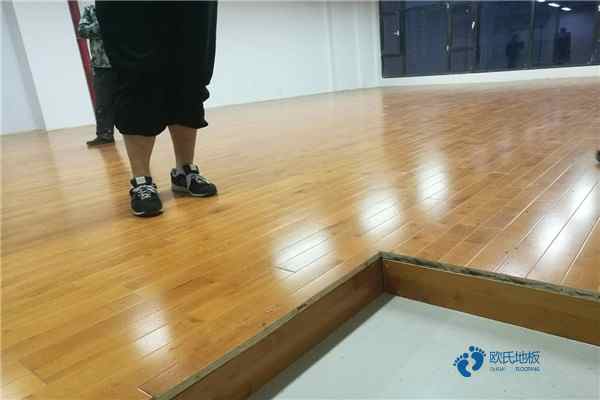 籃球場運(yùn)動木地板品牌3