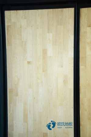 松木運(yùn)動(dòng)籃球木地板價(jià)格多少錢(qián)