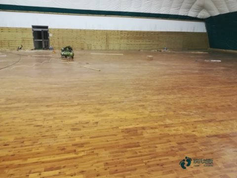 運(yùn)動(dòng)木地板修復(fù)價(jià)格