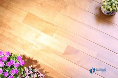 定制體育場地板較好的