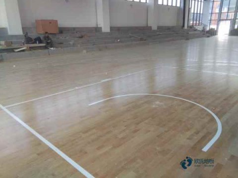 籃球場(chǎng)木地板的施工方案