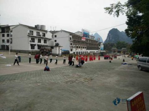 雙龍骨籃球地板清潔保養