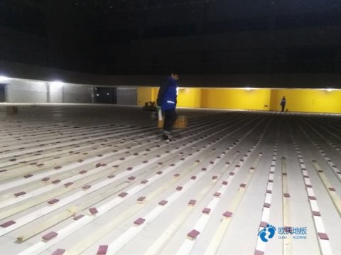 20厚運動場館地板較好的