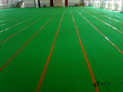 國(guó)產(chǎn)運(yùn)動(dòng)場(chǎng)館地板施工