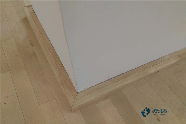 好用的運(yùn)動籃球木地板價格表