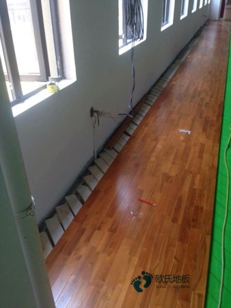 學?；@球場館地板防震3