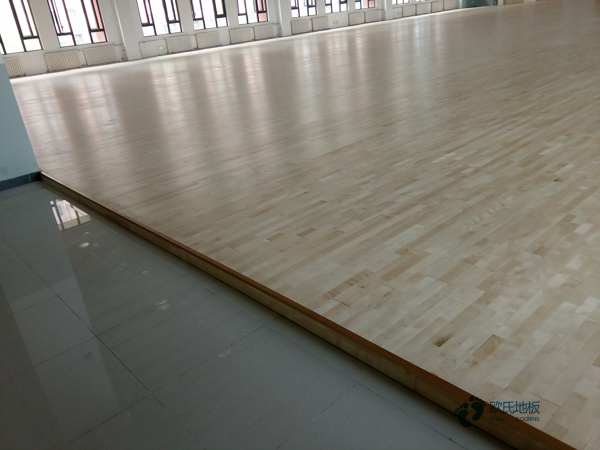 國產(chǎn)運(yùn)動籃球木地板價(jià)格是多少