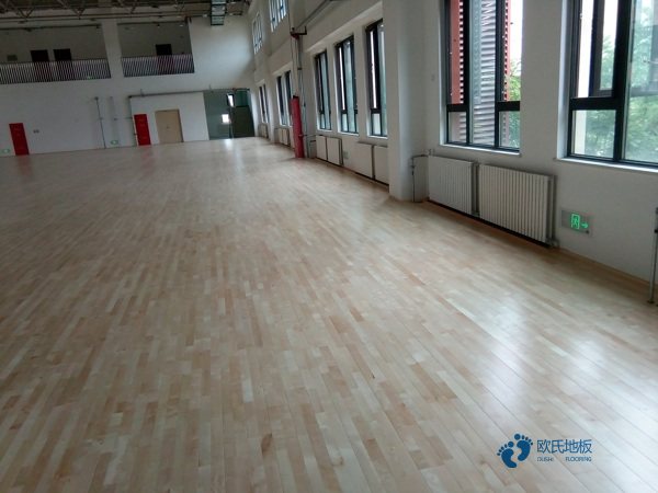 國產(chǎn)運(yùn)動籃球木地板價(jià)格是多少