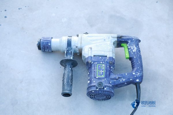 室內(nèi)運(yùn)動(dòng)木地板施工視頻教程2