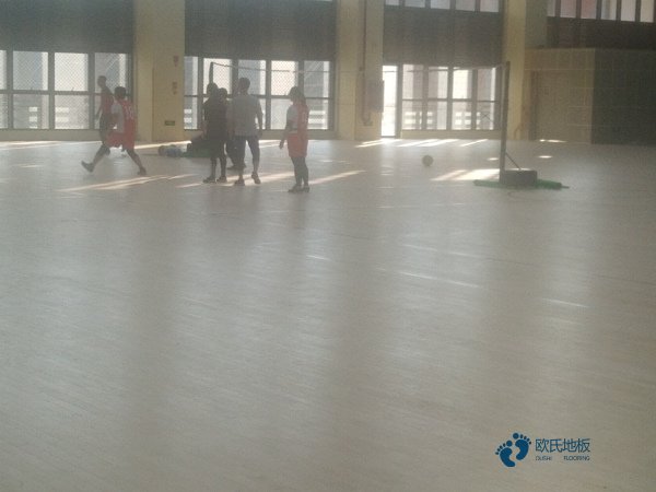 單龍骨體育場館地板環(huán)保2