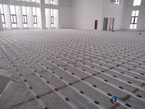 體育木地板翻新防滑價格多少