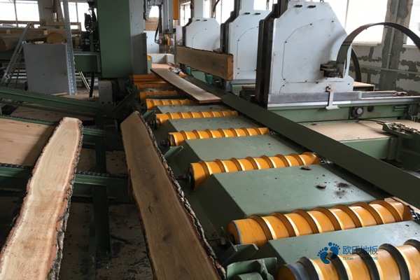 國產體育場地木地板施工團隊1